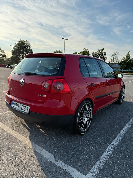 Volkswagen Golf V 3 of 7