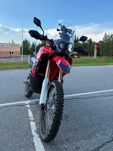 Honda CRF 300 Rally 4 of 6