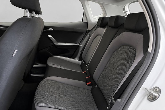 Seat Arona 10 of 15