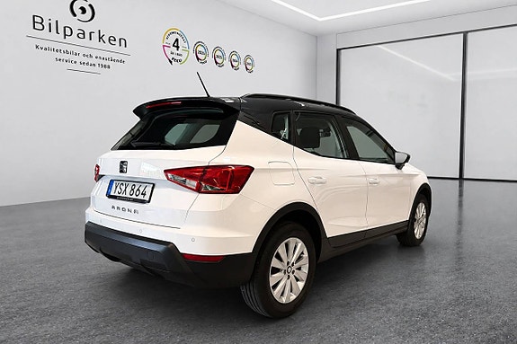 Seat Arona 2 of 15