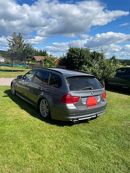 BMW 320d 2 of 2
