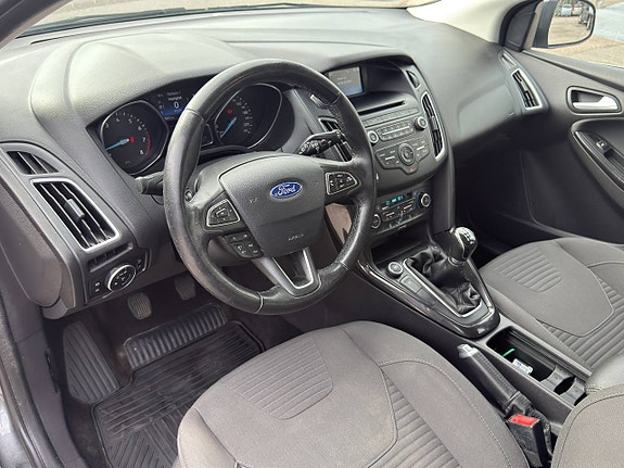 Ford Focus 10 of 15