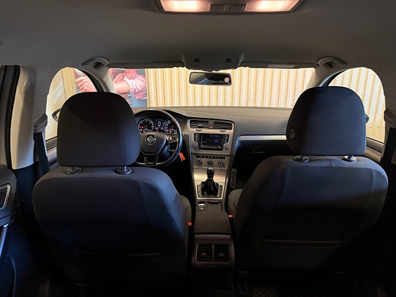 Volkswagen Golf VII 10 of 11