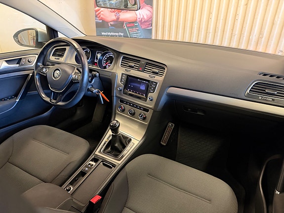 Volkswagen Golf VII 8 of 11