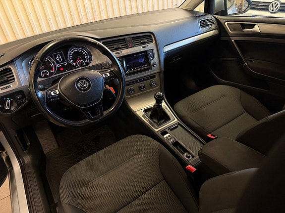 Volkswagen Golf VII 7 of 11