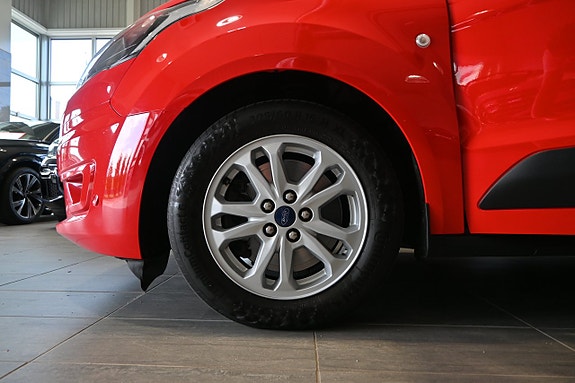 Ford Transit Connect 6 of 23