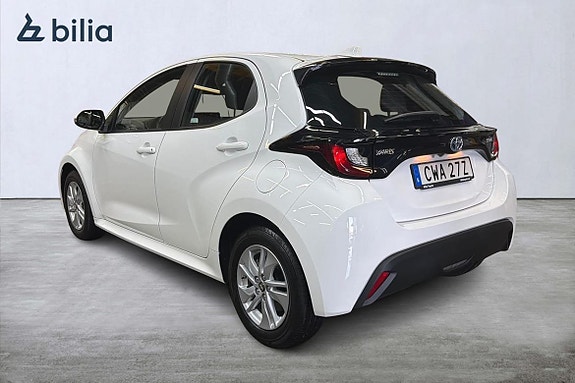 Toyota Yaris 2 of 21