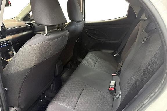 Toyota Yaris 13 of 21