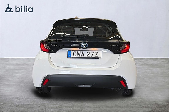Toyota Yaris 5 of 21
