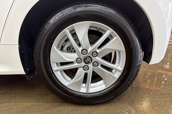 Toyota Yaris 17 of 21