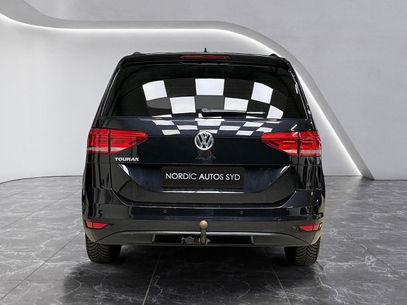 Volkswagen Touran 4 of 20