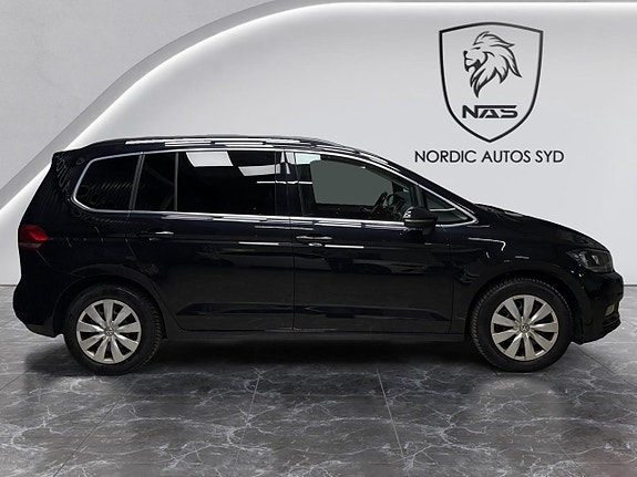 Volkswagen Touran 6 of 20