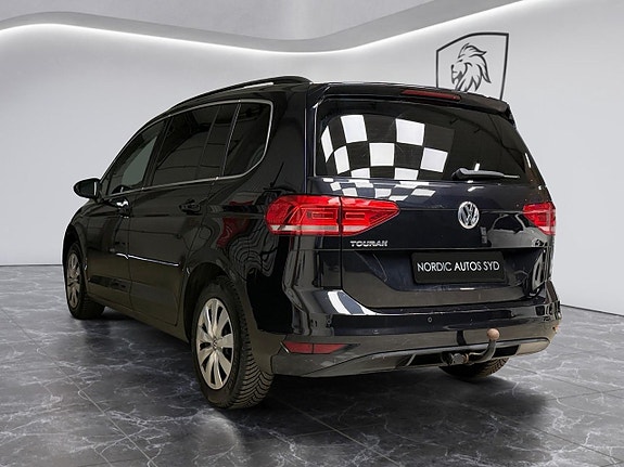 Volkswagen Touran 3 of 20