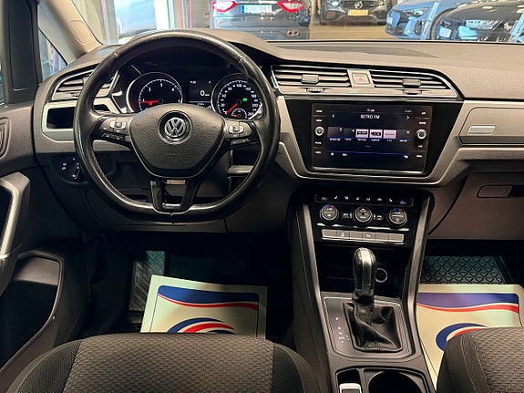 Volkswagen Touran 9 of 20