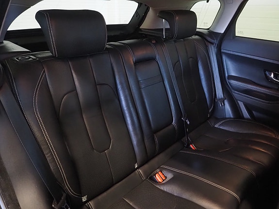 Land Rover Range Rover Evoque 18 of 26