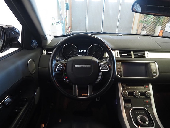 Land Rover Range Rover Evoque 13 of 26