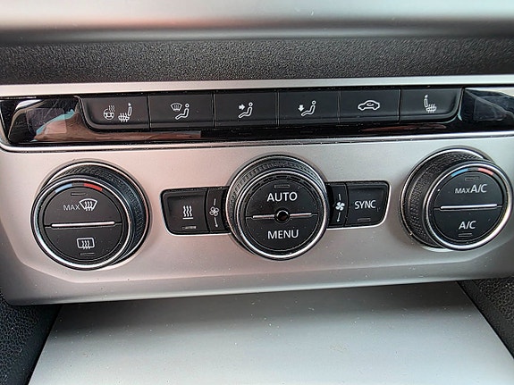 Volkswagen Passat 27 of 27