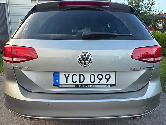 Volkswagen Passat 4 of 27