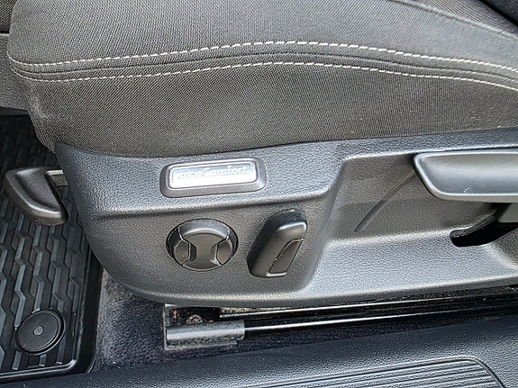 Volkswagen Passat 24 of 27