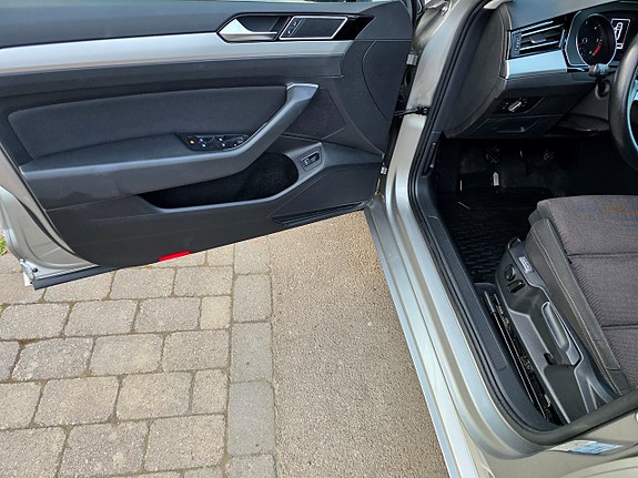 Volkswagen Passat 22 of 27