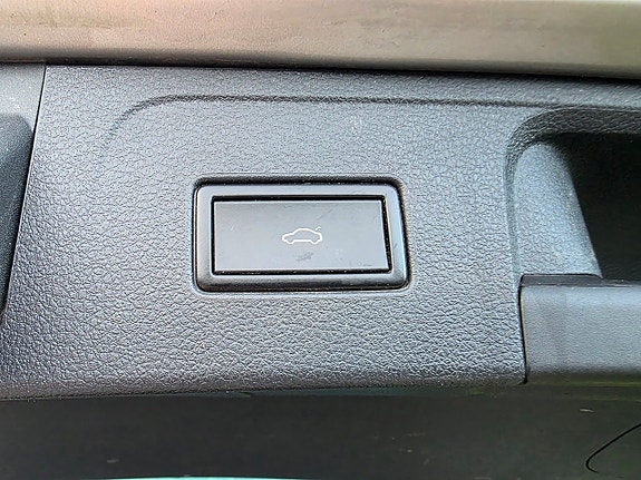 Volkswagen Passat 12 of 27