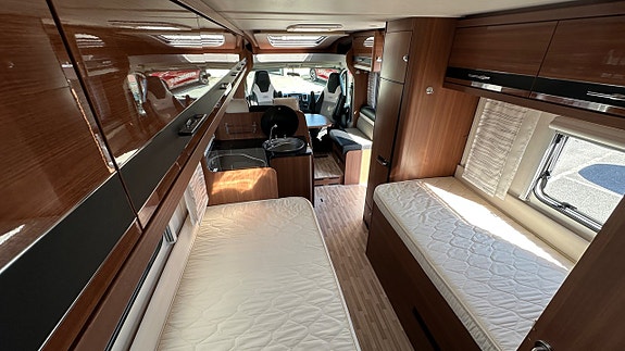 LMC T 712 Blackline Cruiser , Alde, Långbädd 7 of 30