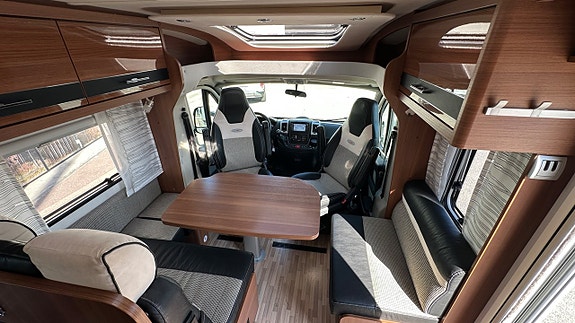 LMC T 712 Blackline Cruiser , Alde, Långbädd 5 of 30