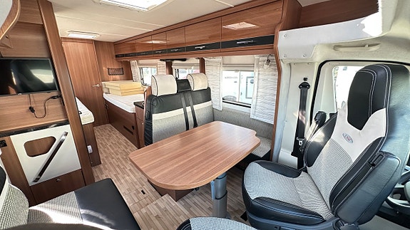 LMC T 712 Blackline Cruiser , Alde, Långbädd 4 of 30