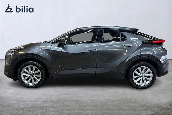 Toyota C-HR 3 of 21