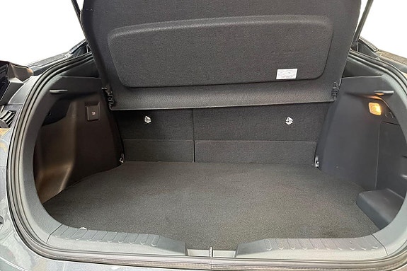 Toyota C-HR 12 of 21