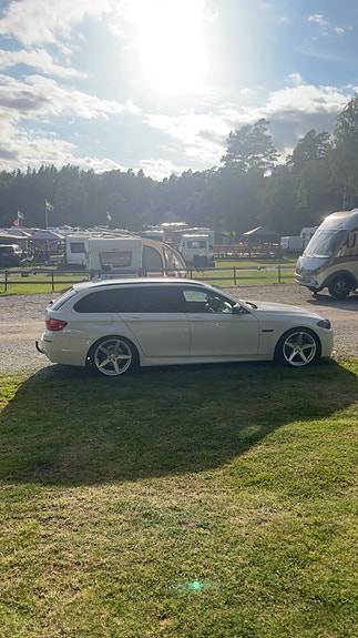 BMW 520d 2 of 7