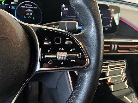 Mercedes-Benz EQC400 19 of 27