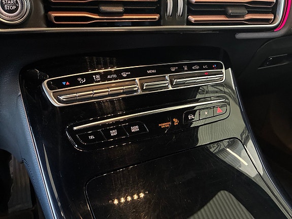 Mercedes-Benz EQC400 22 of 27