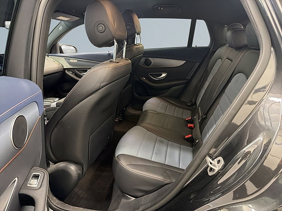 Mercedes-Benz EQC400 13 of 27