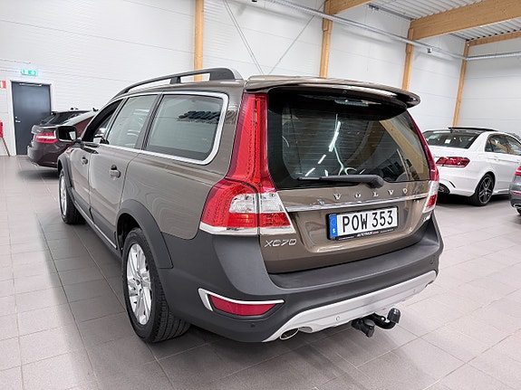 Volvo XC70 9 of 19