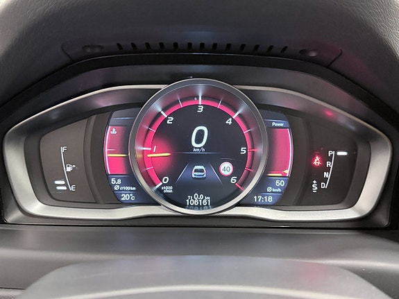 Volvo XC70 13 of 19