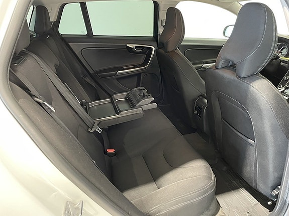 Volvo V60 13 of 21