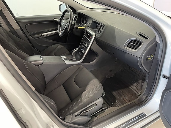 Volvo V60 12 of 21
