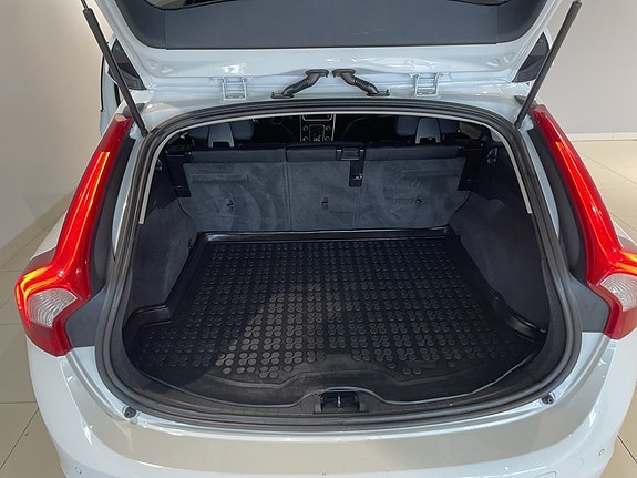 Volvo V60 11 of 21