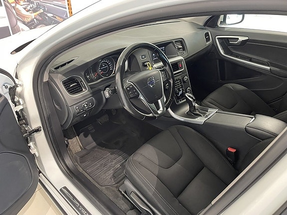 Volvo V60 15 of 21
