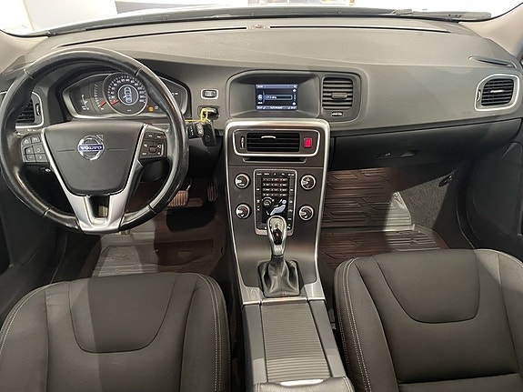 Volvo V60 17 of 21