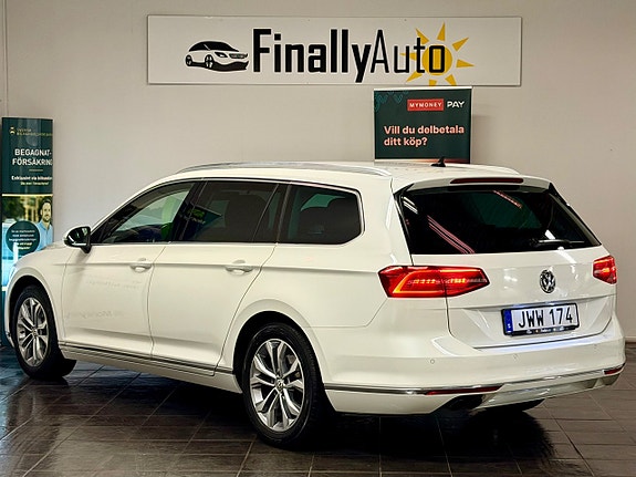Volkswagen Passat 3 of 30
