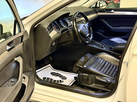 Volkswagen Passat 7 of 30