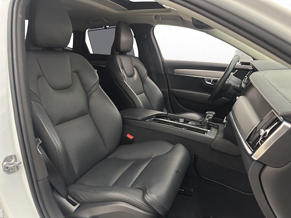 Volvo S90 10 of 30