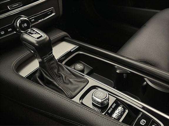 Volvo S90 27 of 30