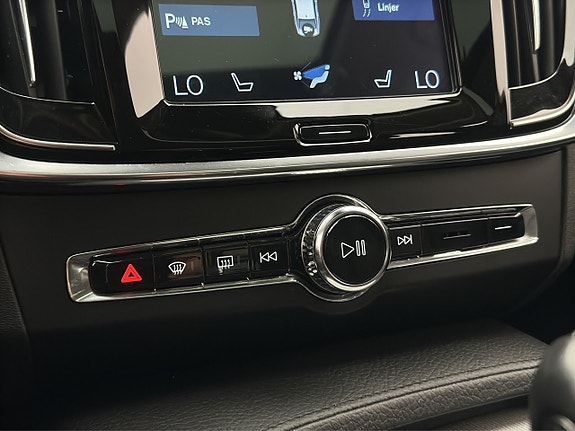 Volvo S90 26 of 30