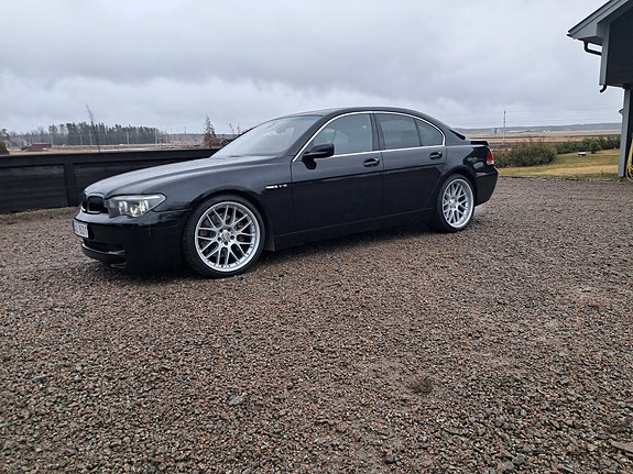 BMW 760i 2 of 3