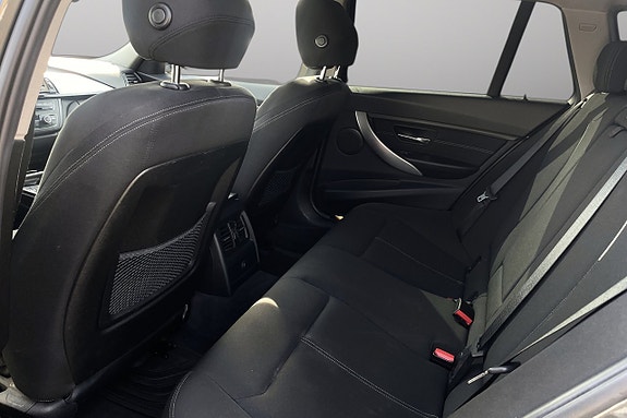BMW 320d 15 of 29