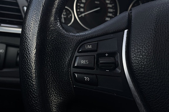 BMW 320d 28 of 29