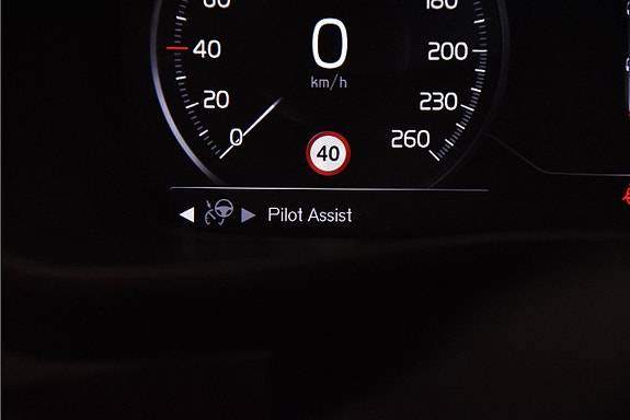 Volvo XC40 25 of 27